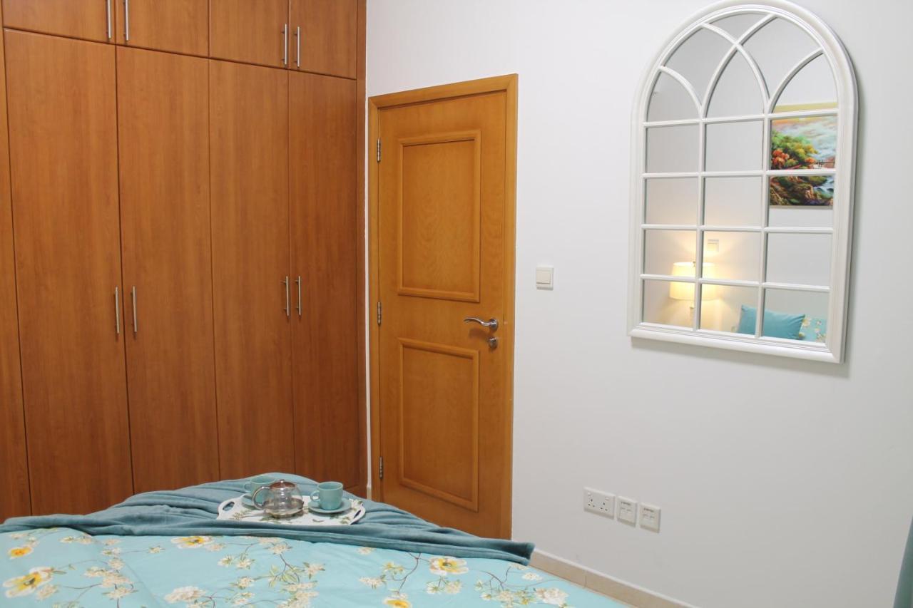 Appartement Newly Furnished One Bedroom Next To Metro & In Marina *