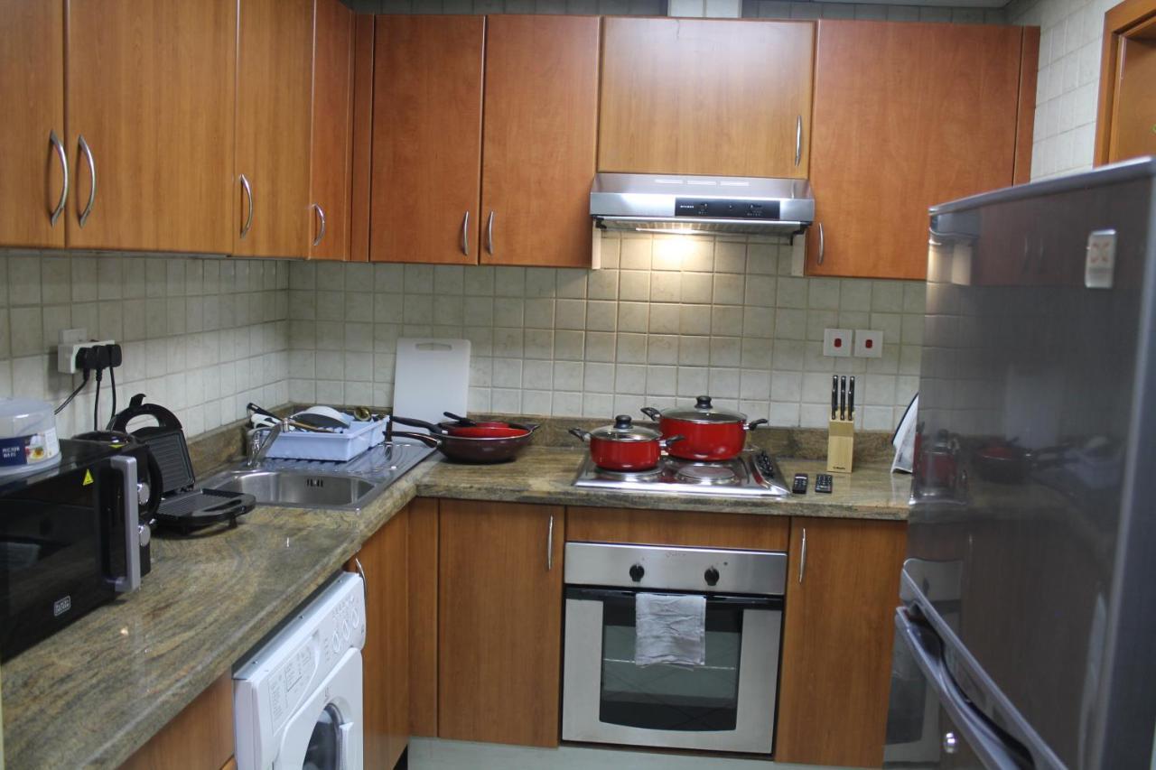 Newly Furnished One Bedroom Next To Metro & In Marina Appartement
