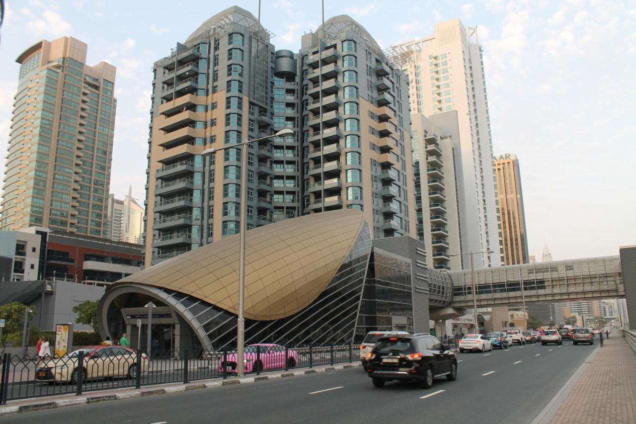 Appartement Newly Furnished One Bedroom Next To Metro & In Marina *